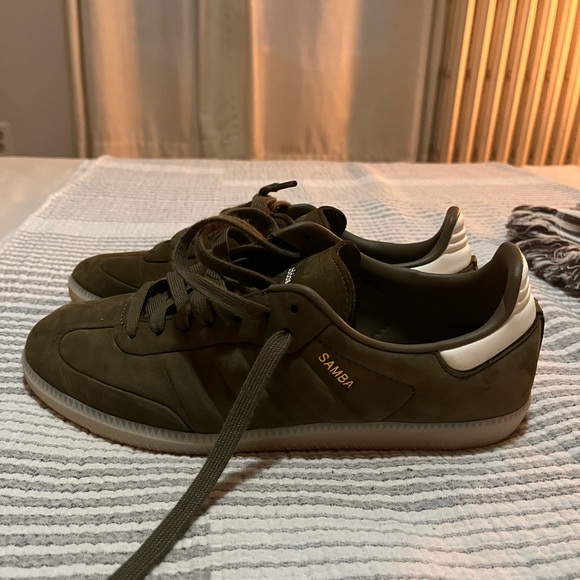 Adidas Sambas - Picture 1 of 4
